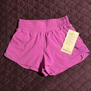 NWT Lululemon Hotty Hot High Rise Lined 2.5 inch inseam